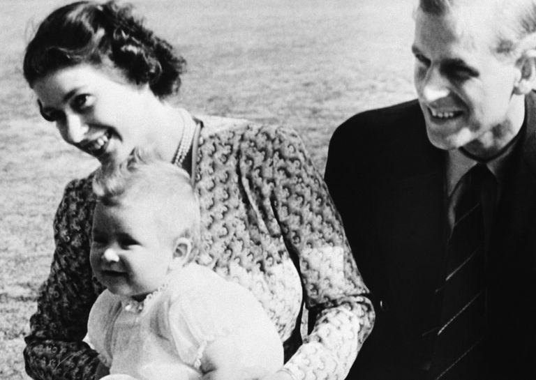 Printsess Elizabeth, prints Charles ja prints Philip 18. juulil 1949 kuningliku pere suveresidentsis Windlesham Moore'is