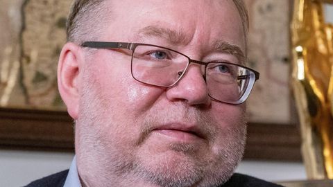 MART LAAR ⟩ Viimane aeg ärgata maksutõusude roosast udust. Eesti enda kogemus õpetab vastupidist