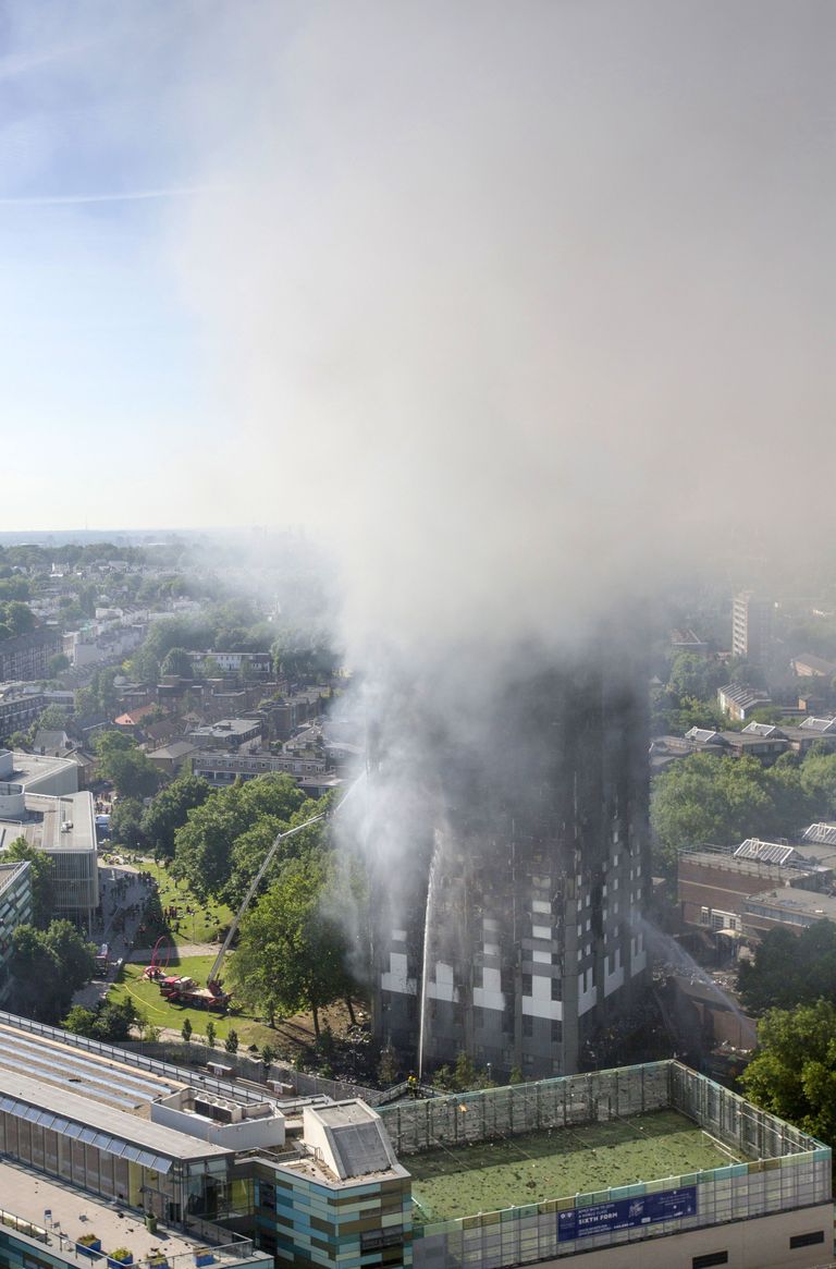Londoni tornmaja Grenfell Toweri põleng