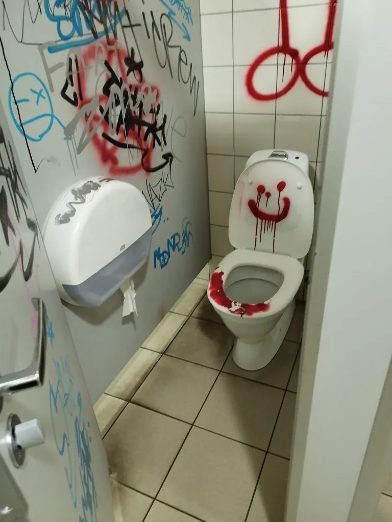 Туалет в Rimi в Виймси.