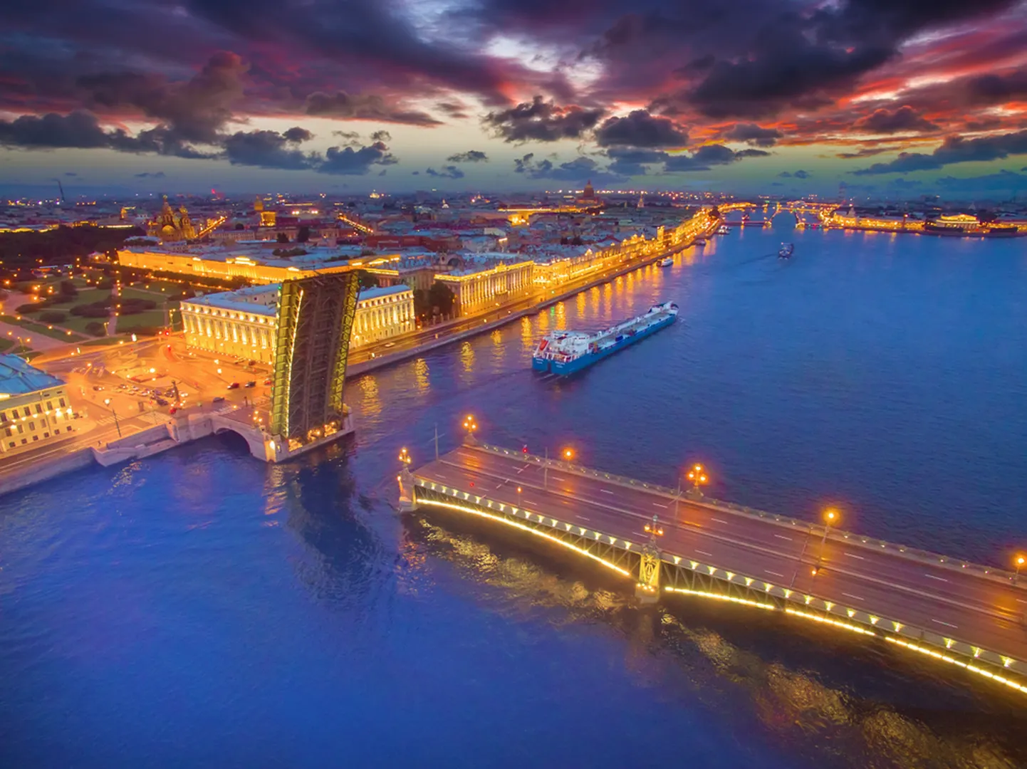 Санкт-Петербург.