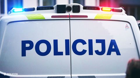 Vīrietim par draudēšanu policijai ar gāzes ieroci un neesošu spridzekli piespriež cietumsodu