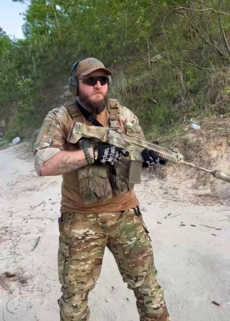 Боец с позывным "Викинг" на передовой.