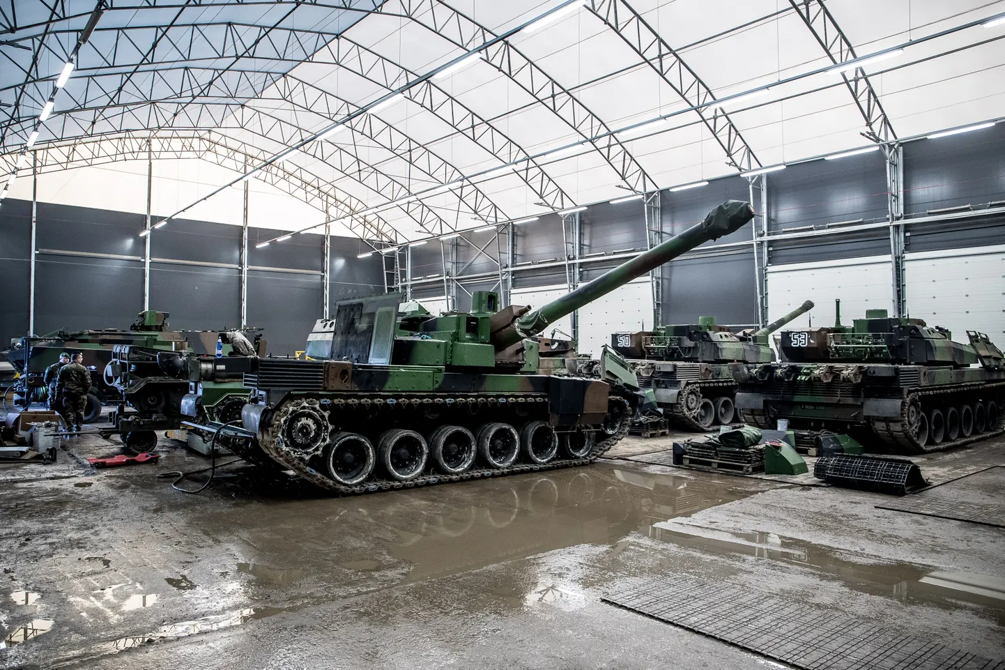 Tank angaaris.