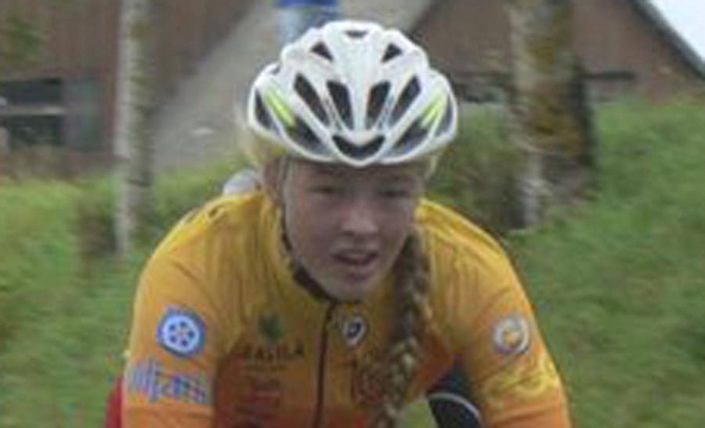 Viljandi rattaklubi neiu Kristel Sandra Soonik tuli omas vanuseklassis Eesti BMX-i meistriks.