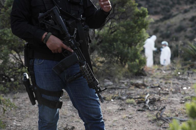 Mehhiko politsei ja krimiuurijad paigas, kus kaotasid elu kolm naist ja kuus last