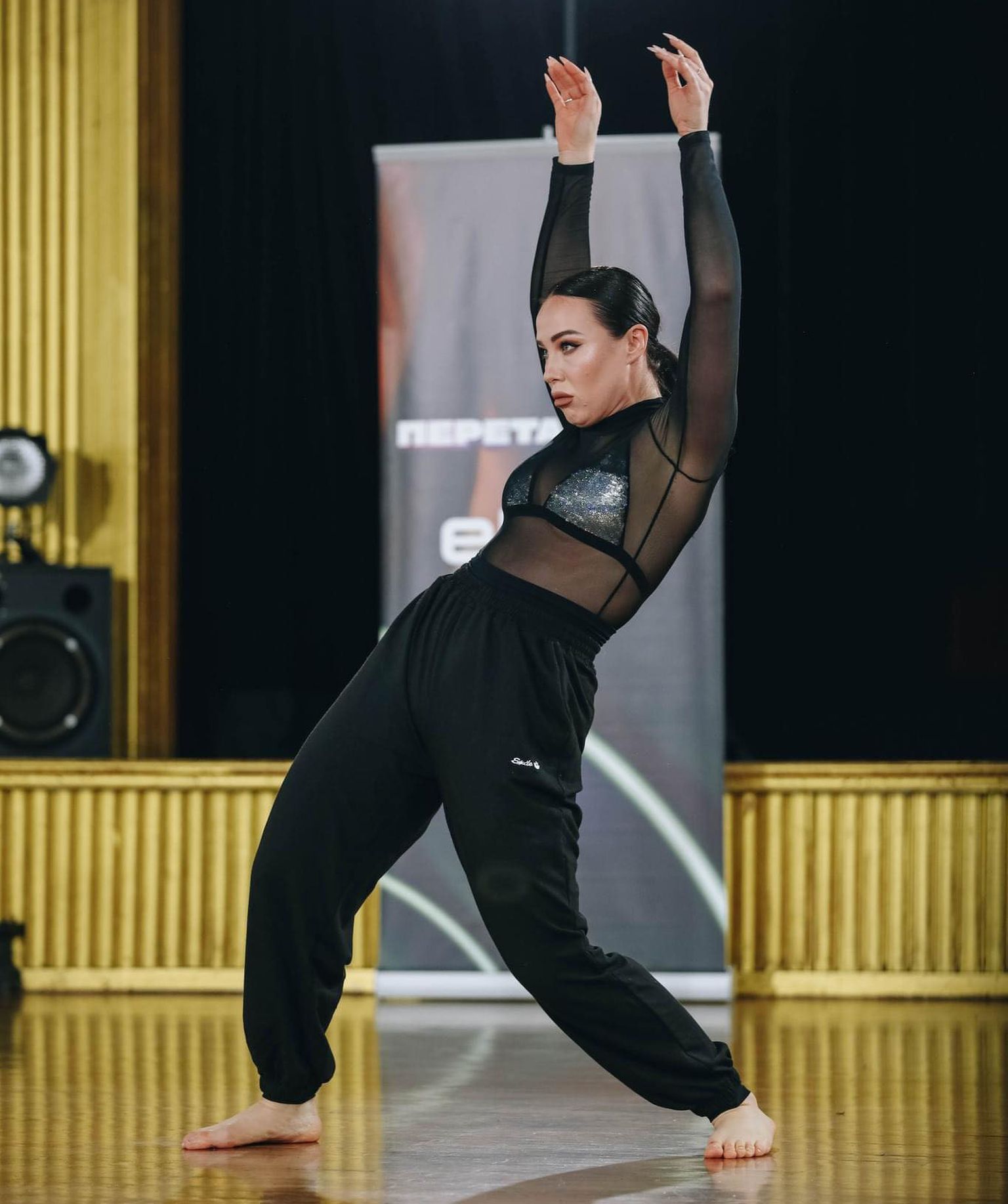 DanceBox Studio juhataja ja Jõhvi gümnaasiumi kehalise kasvatuse õpetaja Natalja Šabartšina tuli tantsusaate võitjaks.