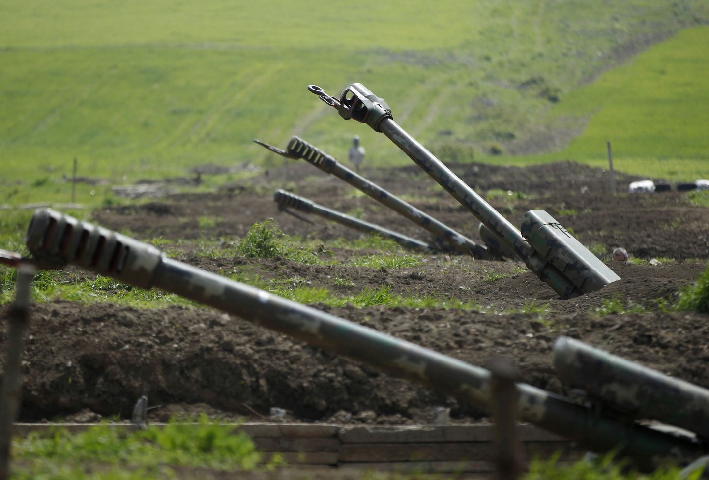 Armeenia armee suurtükid Mägi-Karabahhis.