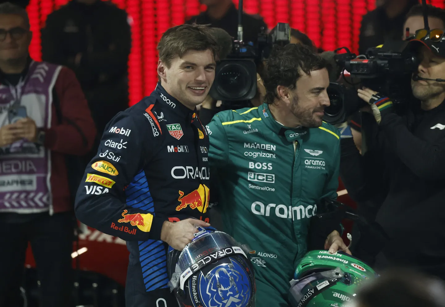 Max Verstappen ja Fernando Alonso.