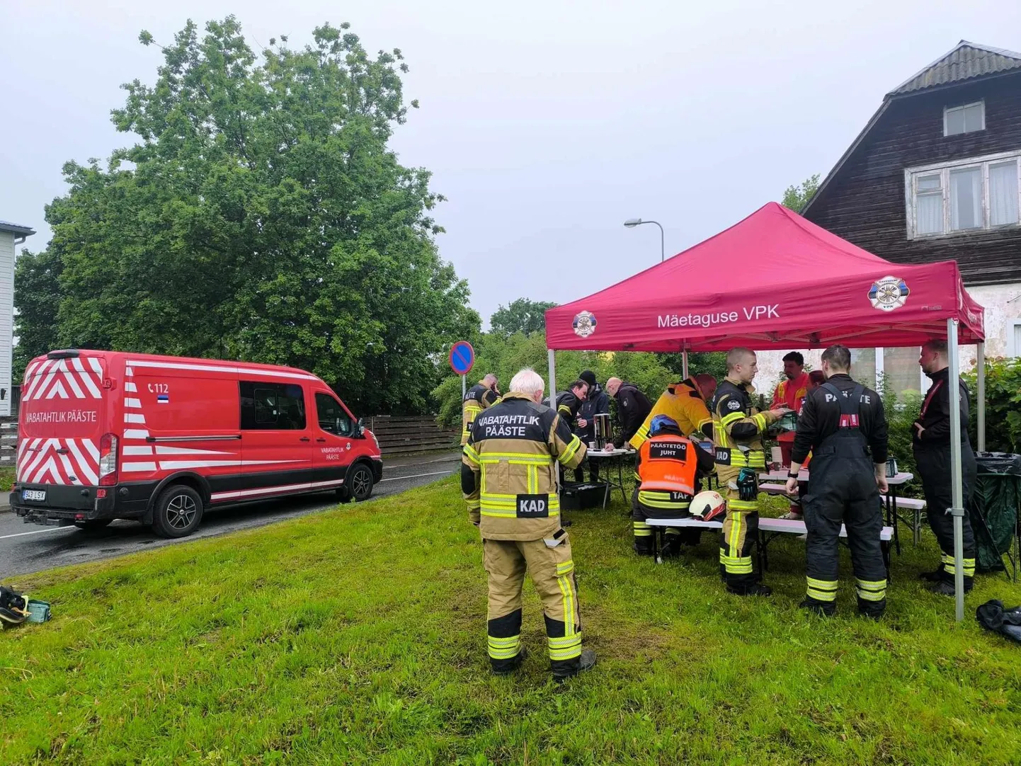 Mäetaguse päästjate Ford Transit sõitis peale päästekeskusele tehtud demo kohe Tapale, kus selle pakutavad võimalused järele prooviti.