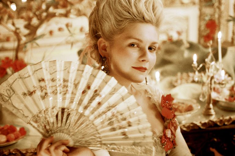 Näitlejanna Kirsten Dunst 2006. aasta filmis «Marie Antoinette» Prantsuse 18. sajandi kuninganna Marie- Antoinette'ina.
