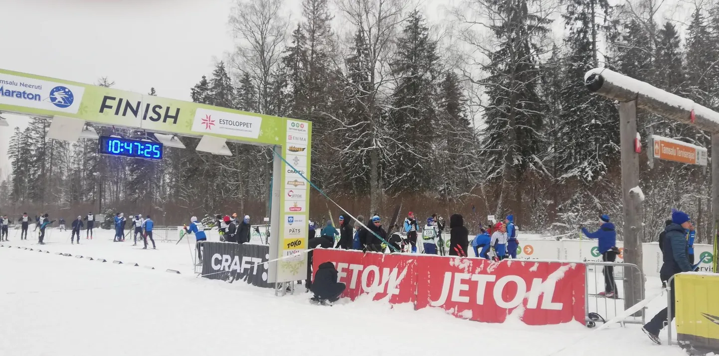 Viimased minutid enne Tamsalu–Neeruti suusamaratoni starti.