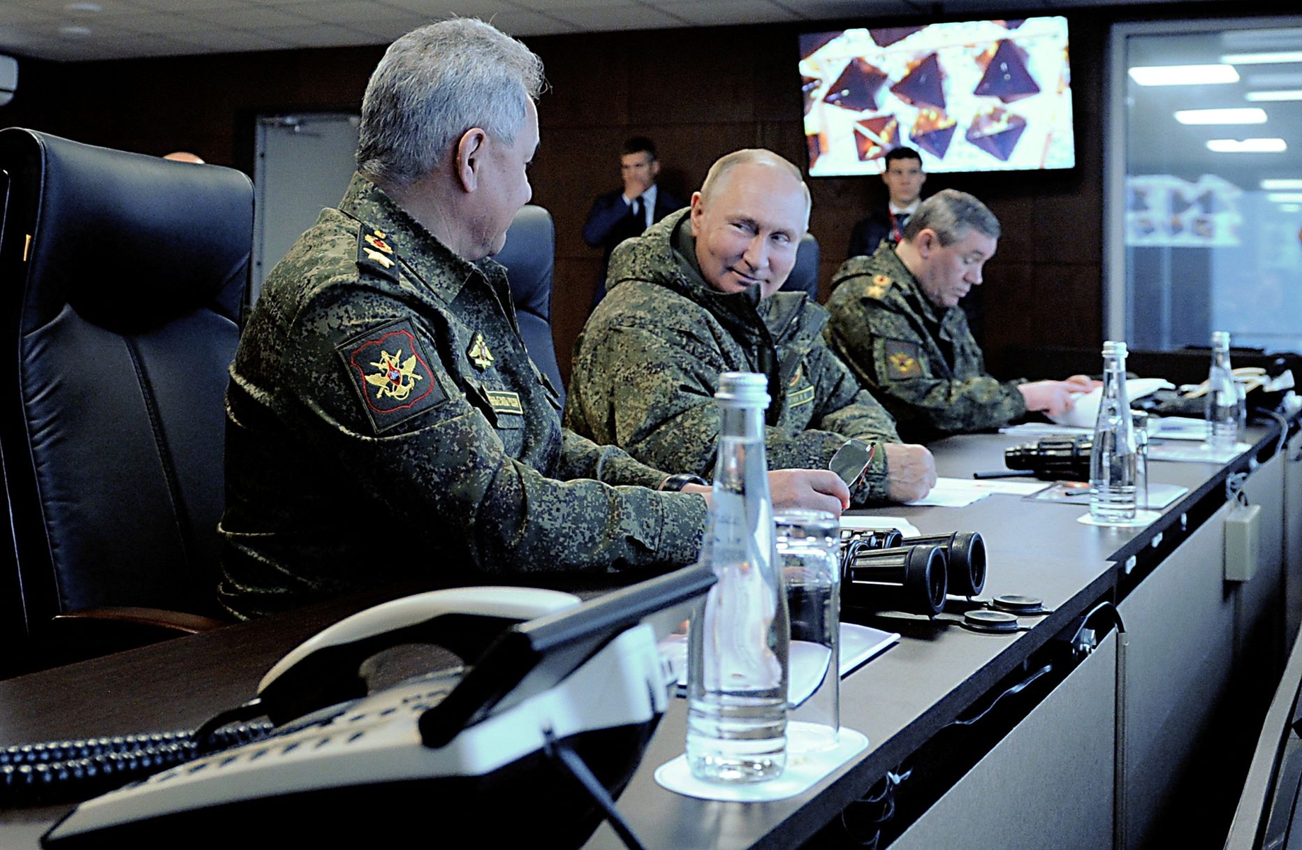 Слева направо: министр обороны России Сергей Шойгу, президент Владимир Путин и начальник Генерального штаба Вооружённых Сил Валерий Герасимов.