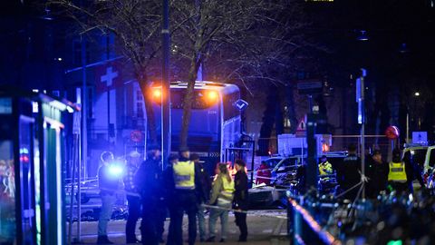 В Стокгольме автобус врезался в толпу, есть погибшие