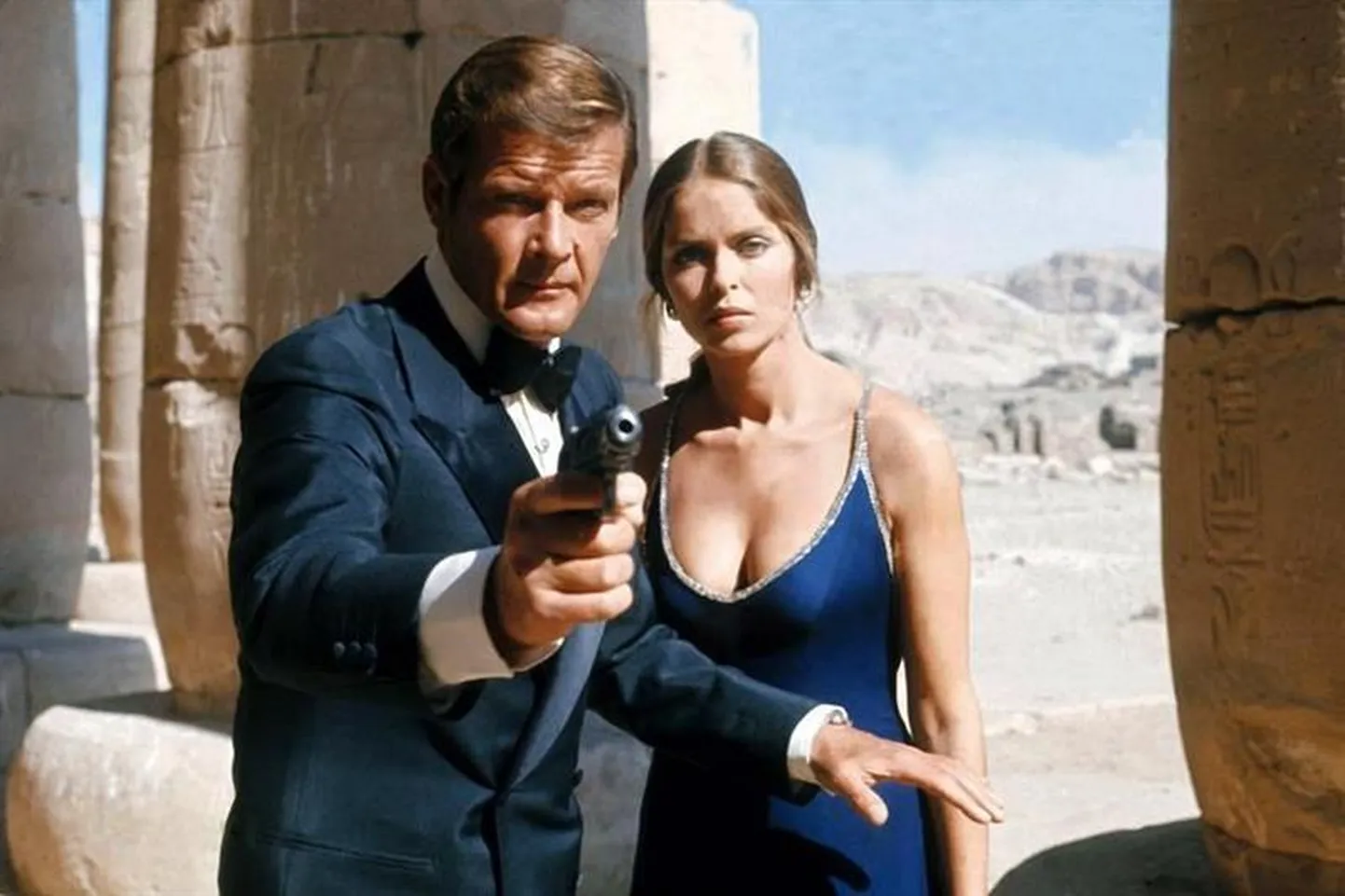 Mõlema poole parimad agendid, Anja Amasova ehk «XXX» (Barbara Bach) ning James Bond (Roger Moore) Lewis Gilberti filmis «Spioon, kes mind armastas».