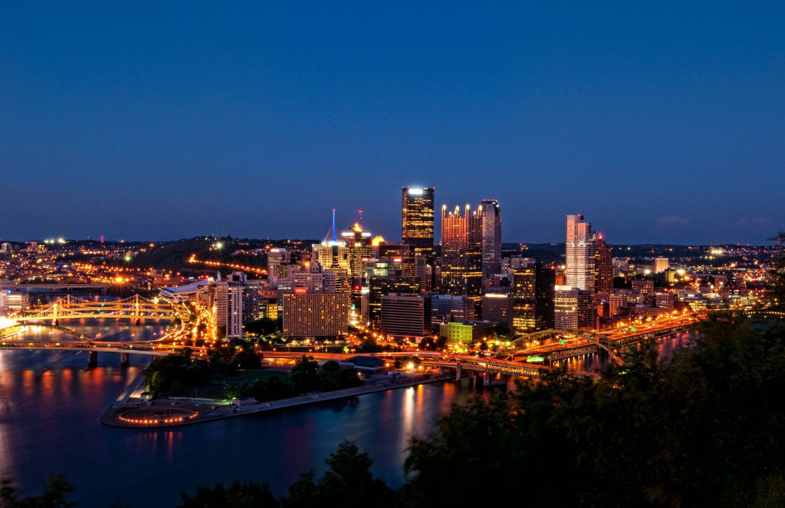Vaade Pittsburghi kesklinnale.