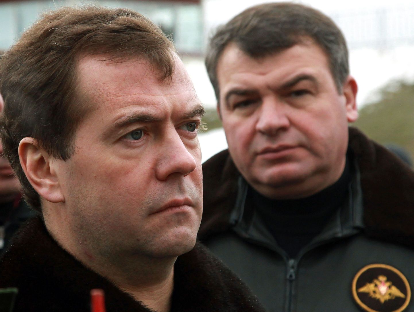 Dmitri Medvedev ja kaitseminister Anatoli Serdjukov (tagaplaanil).
