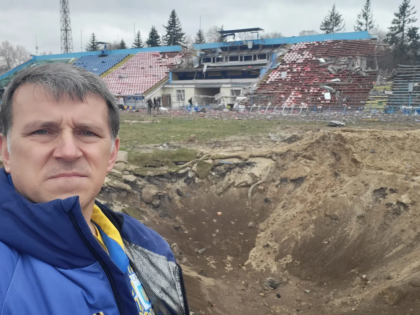 Mihhail Geraskevitši foto Juri Gagarini staadionist pärast venelaste pommitamist.