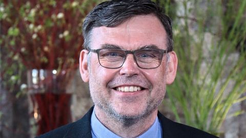 Lieldienas kā pietura neprātīgā skrējienā. Saruna ar mācītāju