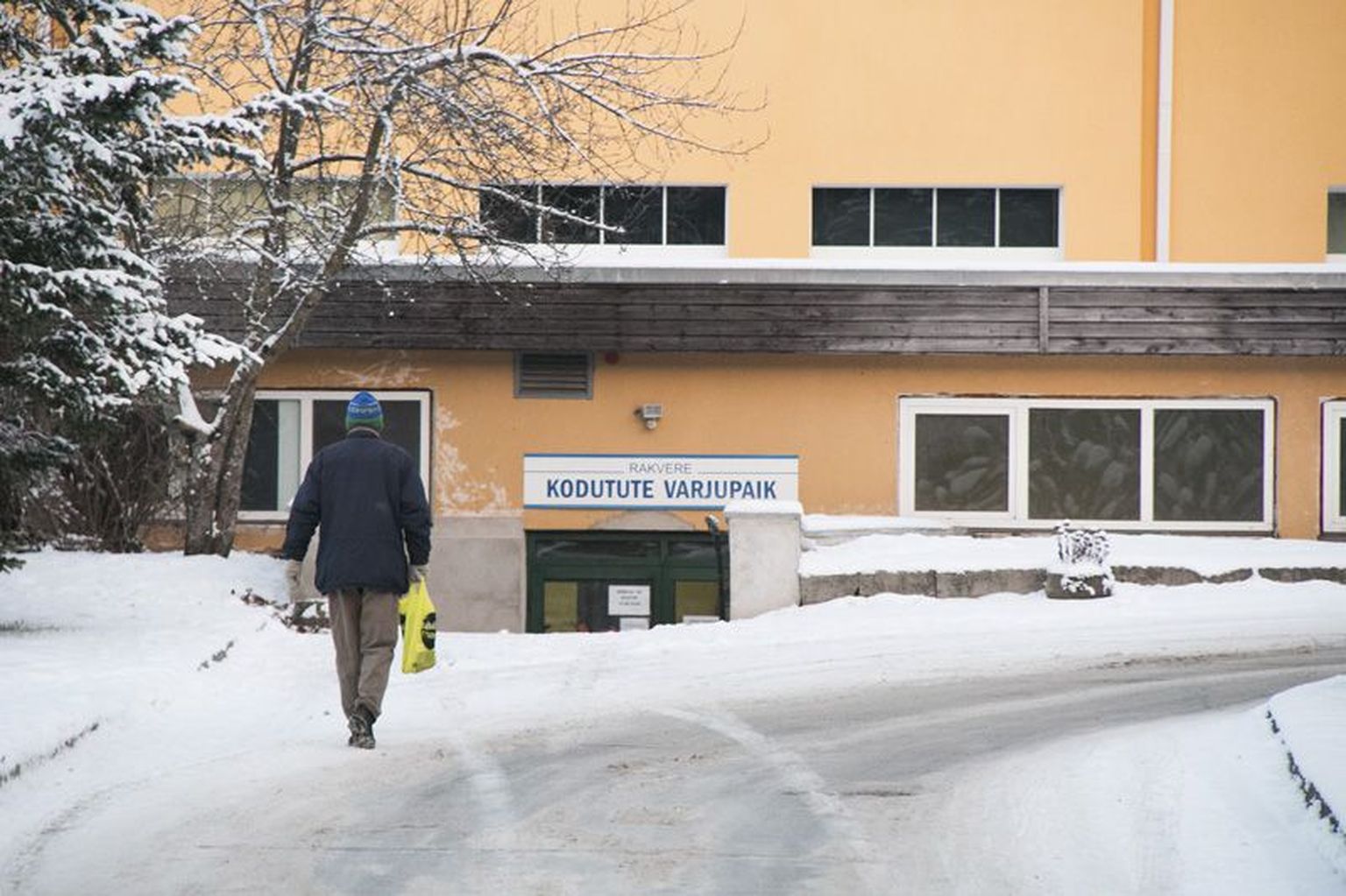 Talveperioodil on Rakvere kodutute varjupaiga uksed avatud kella 15 kuni hommikul 10ni.