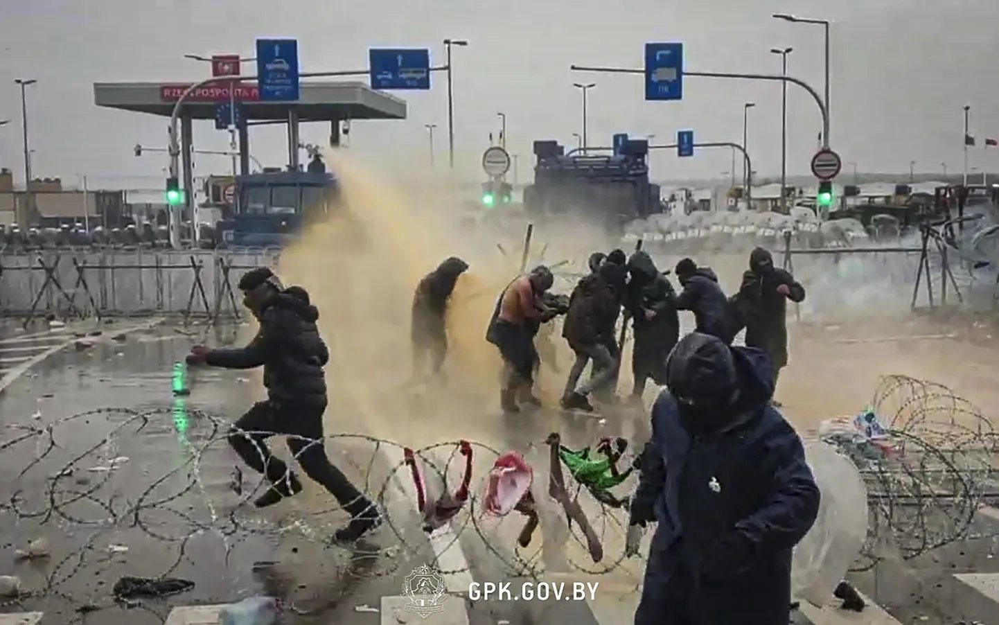 Migrandid üritavad tungida üle piiri Valgevenest Poolasse.
