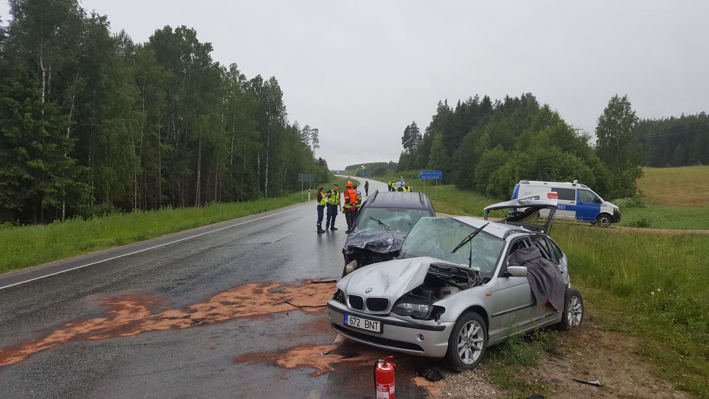 Raske liiklusõnnetus Tartumaal.