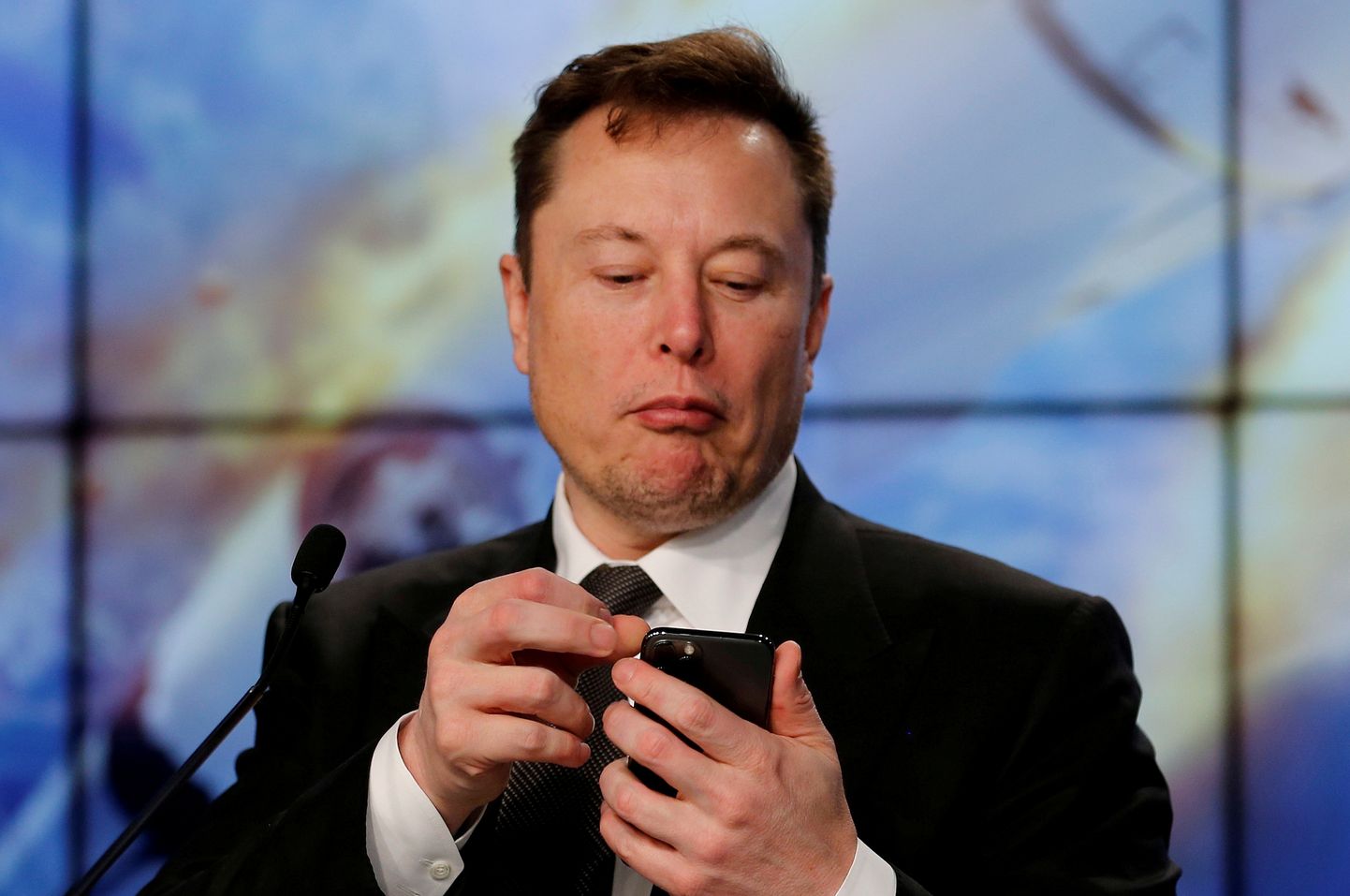 Elon Musk on varem Twitters öelnud, et Tesla aktsia on liiga kallis.