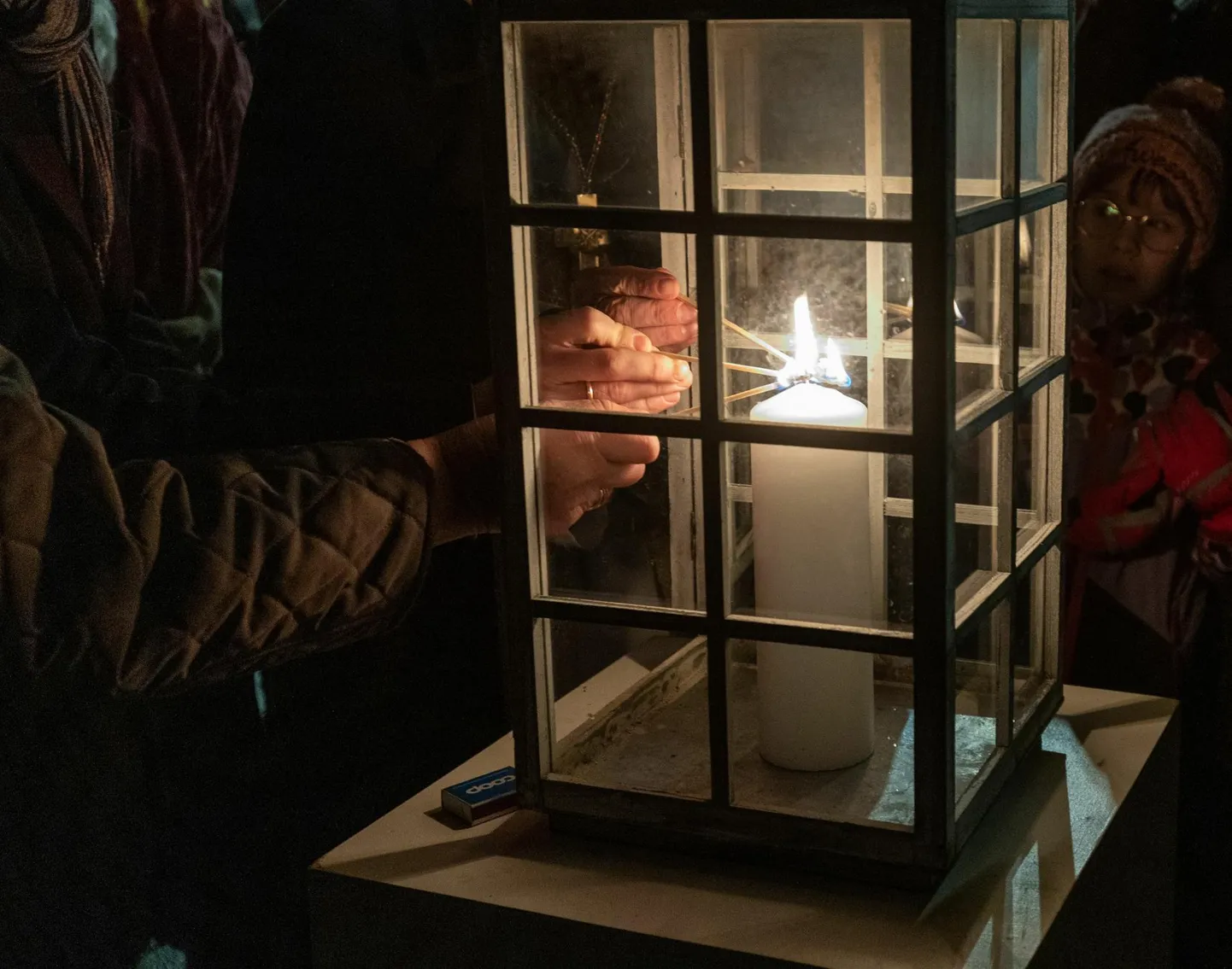 Advendiküünla süütamine eelmisel pühapäeval Viljandi vabaduse platsil.