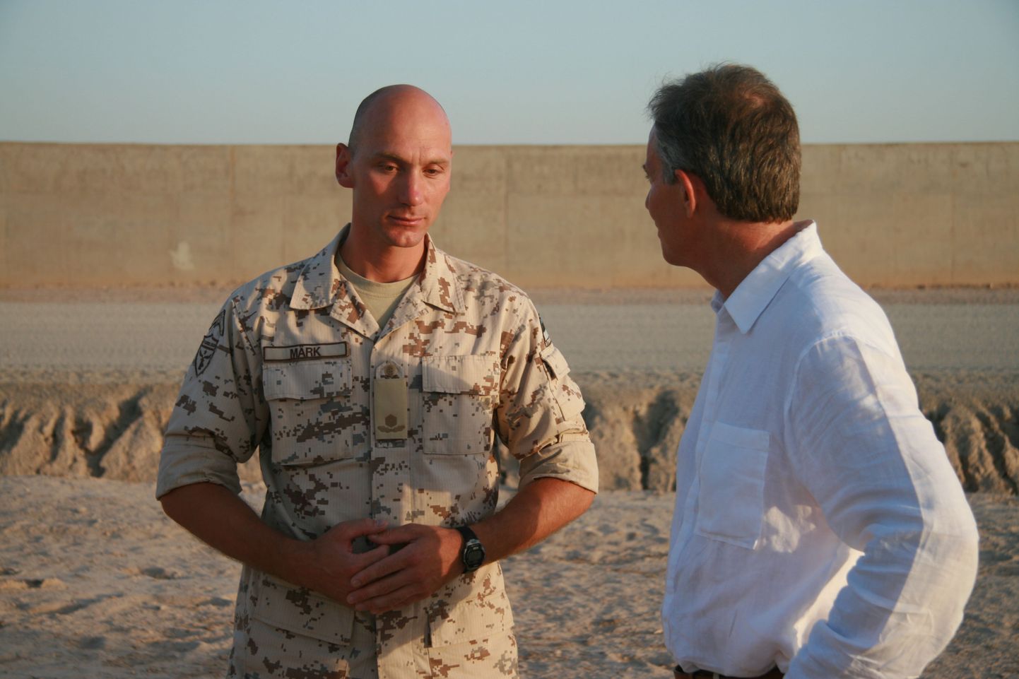 Major Janno Märk 2009. aastal Afganistanis Ühendkuningriigi toonase peaministri Tony Blairiga.