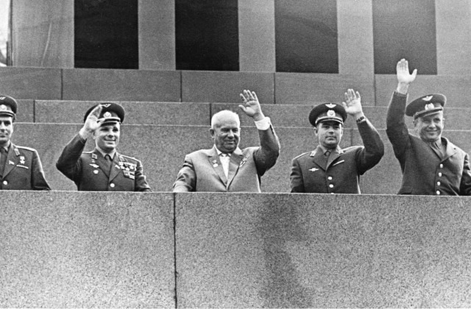 Никита Хрущев в центре, август 1962 года