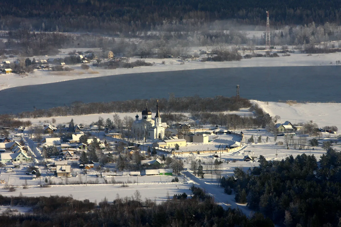 Narva jõgi Vasknarvas.