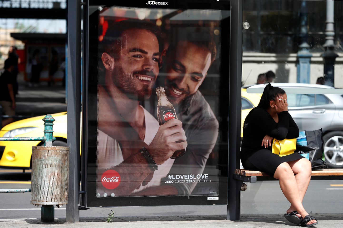 Vastuoluline Coca-Cola reklaam Budapestis.