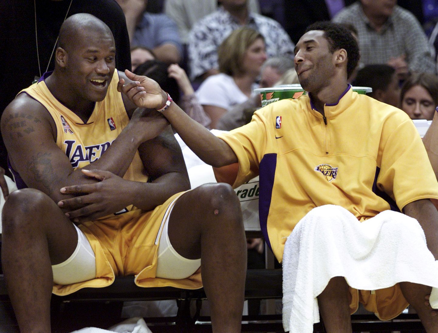 Shaquille O'Neal (vasakul) ja Kobe Bryant koos Lakersi särgis.