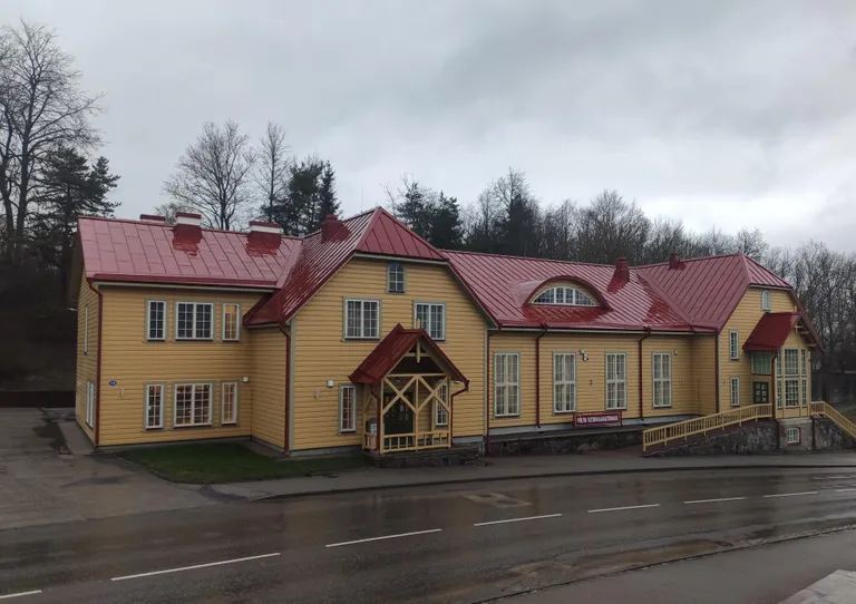 Põlva keskraamatukogu uksed on külastajatele suletud, aga soovijad saavad lugemisvara endale koju tellida.