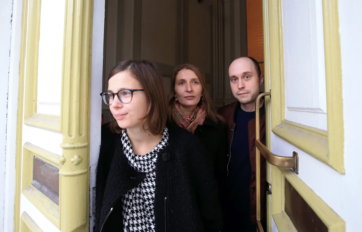TRT03: HANNA LINDA KORP & CAROLINA PIHELGAS & TÕNIS VILU : TARTU, EESTI, 09OCT17 - 
Pildil ajakirja Värske Rõhk toimetus - Hanna Linda Korp (vasakult), Carolina Pihelgas ja Tõnis Vilu.
ma/Foto MARGUS ANSU TARTU POSTIMEES