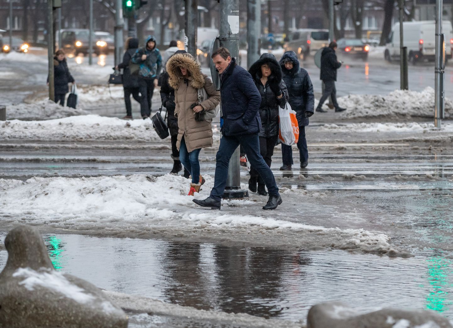 Sulailm ja vesi südalinna tänavatel 17. jaanuaril Tallinnas.
