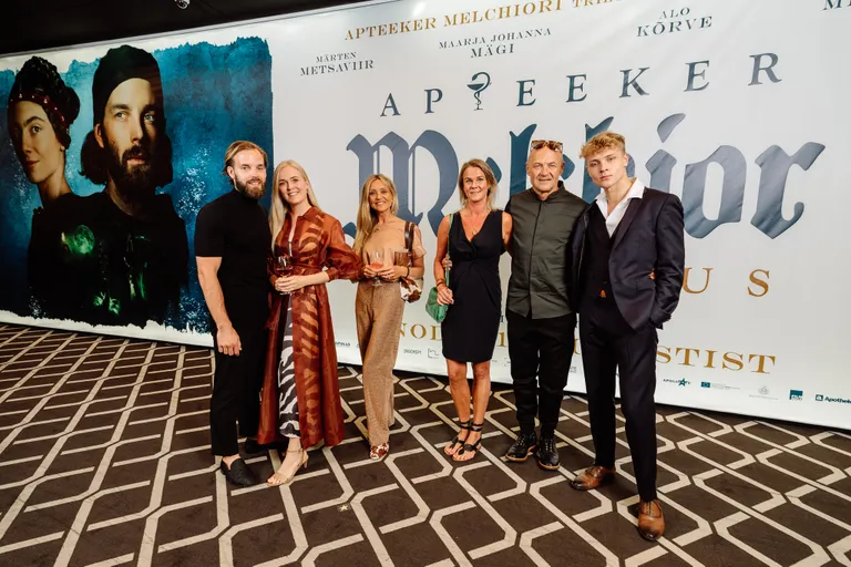 Fotogalerii „Apteeker Melchior. Viirastus« pidulikult esilinastuselt