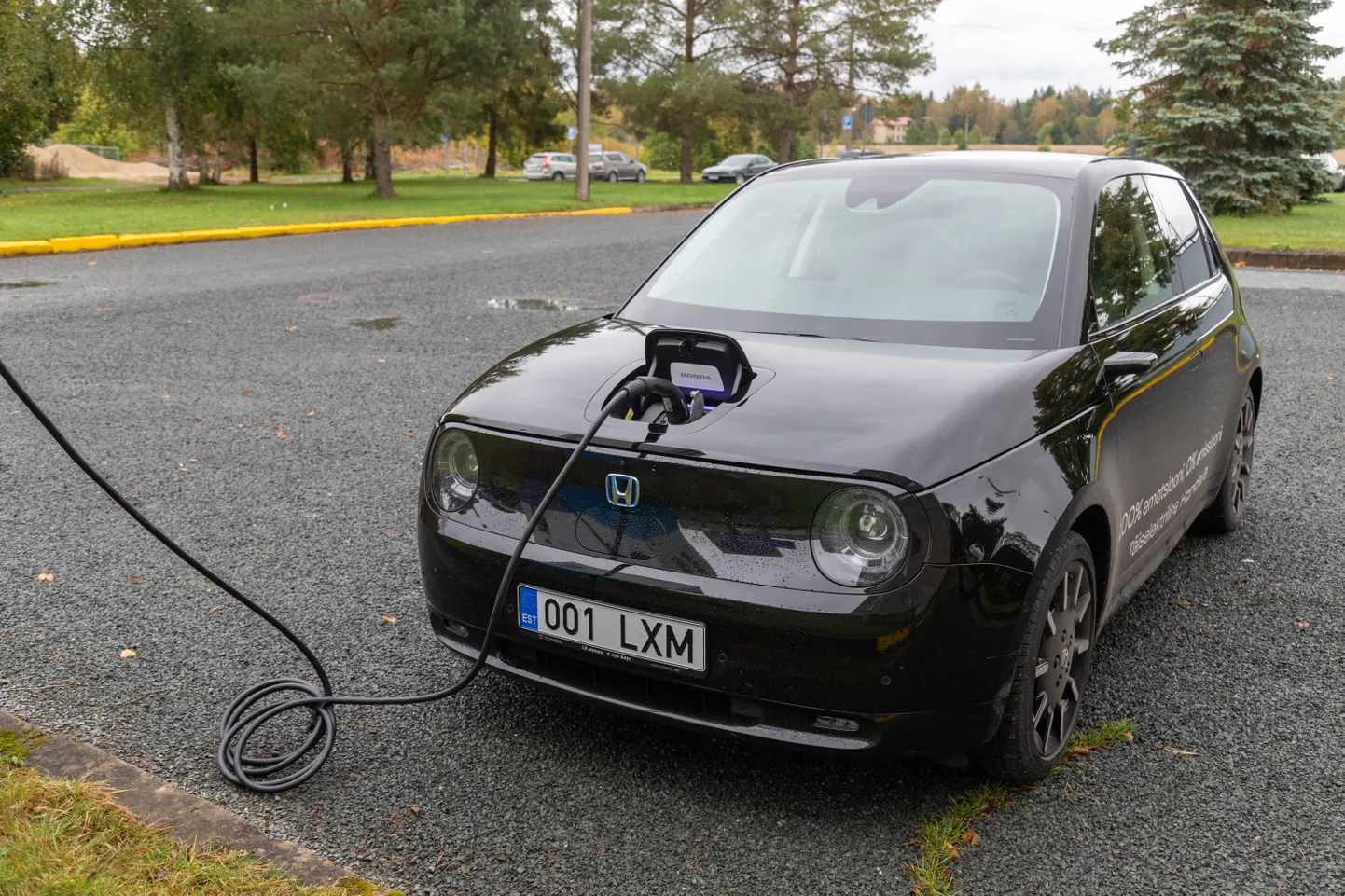 Sõiduauto Honda laadimine elektriga. Soodsamad hinnad hakkavad olema ka Lätis, Leedus ja Poolas.