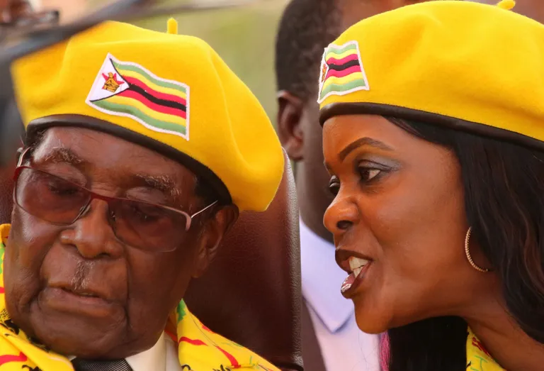 Robert Mugabe abikaasa Grace Mugabega.