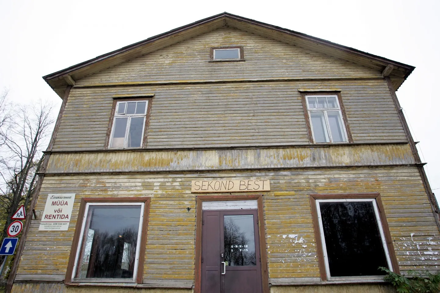 Tapal asuv kinnisvara on hinnas, kuid kaugeltki mitte kõik majad ei lähe kaubaks.
