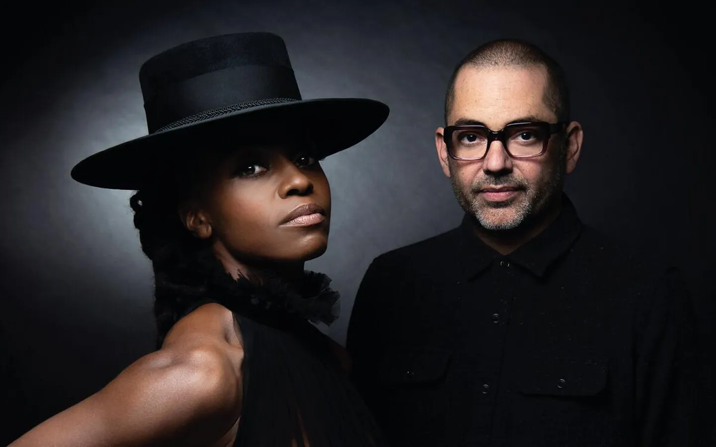 Sākotnēji grupu "Morcheeba" izveidoja brāļi Pols un Ross Godfriji kopā ar vokālisti Skaju Edvardsu. Pols Godfrijs grupu pameta 2014. gadā, par "Morcheeba" kodolu atstājot Skaju un Rosu.
