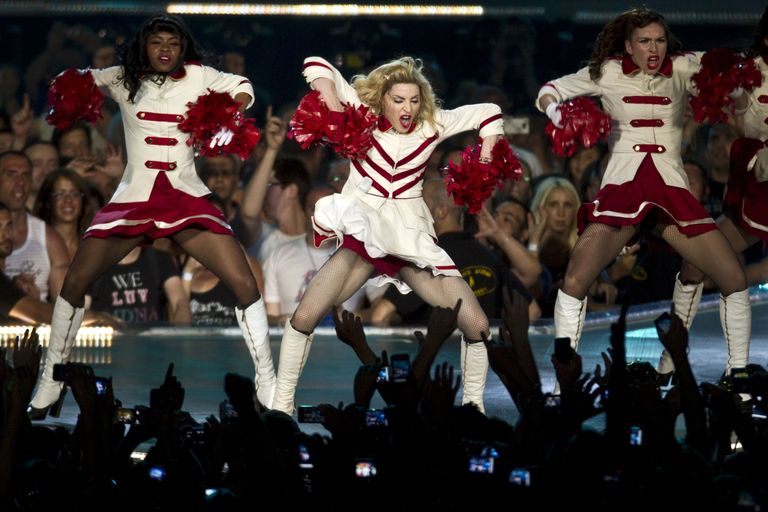 Madonna esinemas Iisraelis Tel Avivi lähedal, mai 2012. Kontserdile müüdi 32 000 piletit.