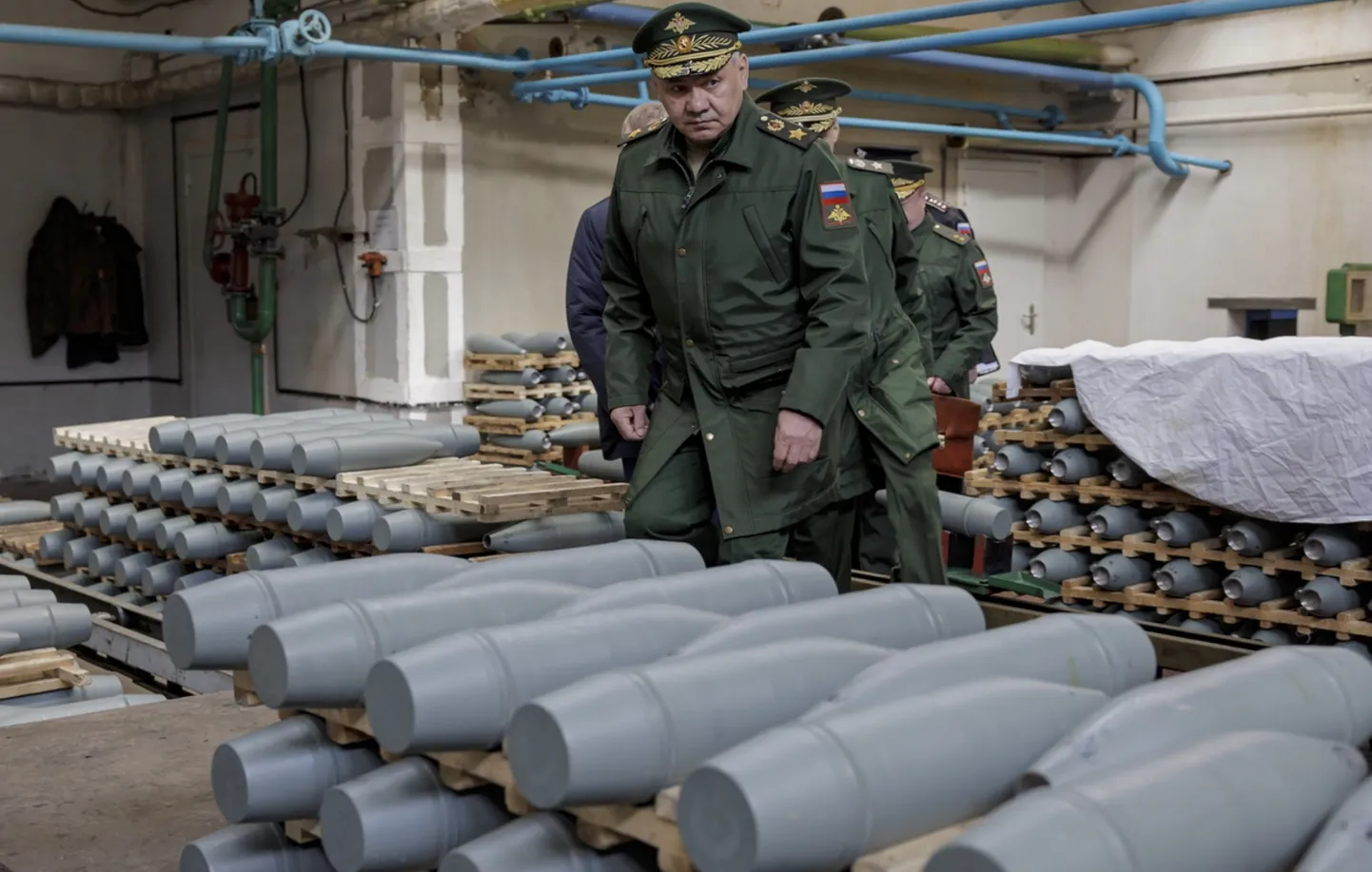 Venemaa kaitseminister Sergei Šoigu külastamas sõjatööstus ettevõtet Nižni Novgorodi oblastis 06. aprill 2023. aastal.