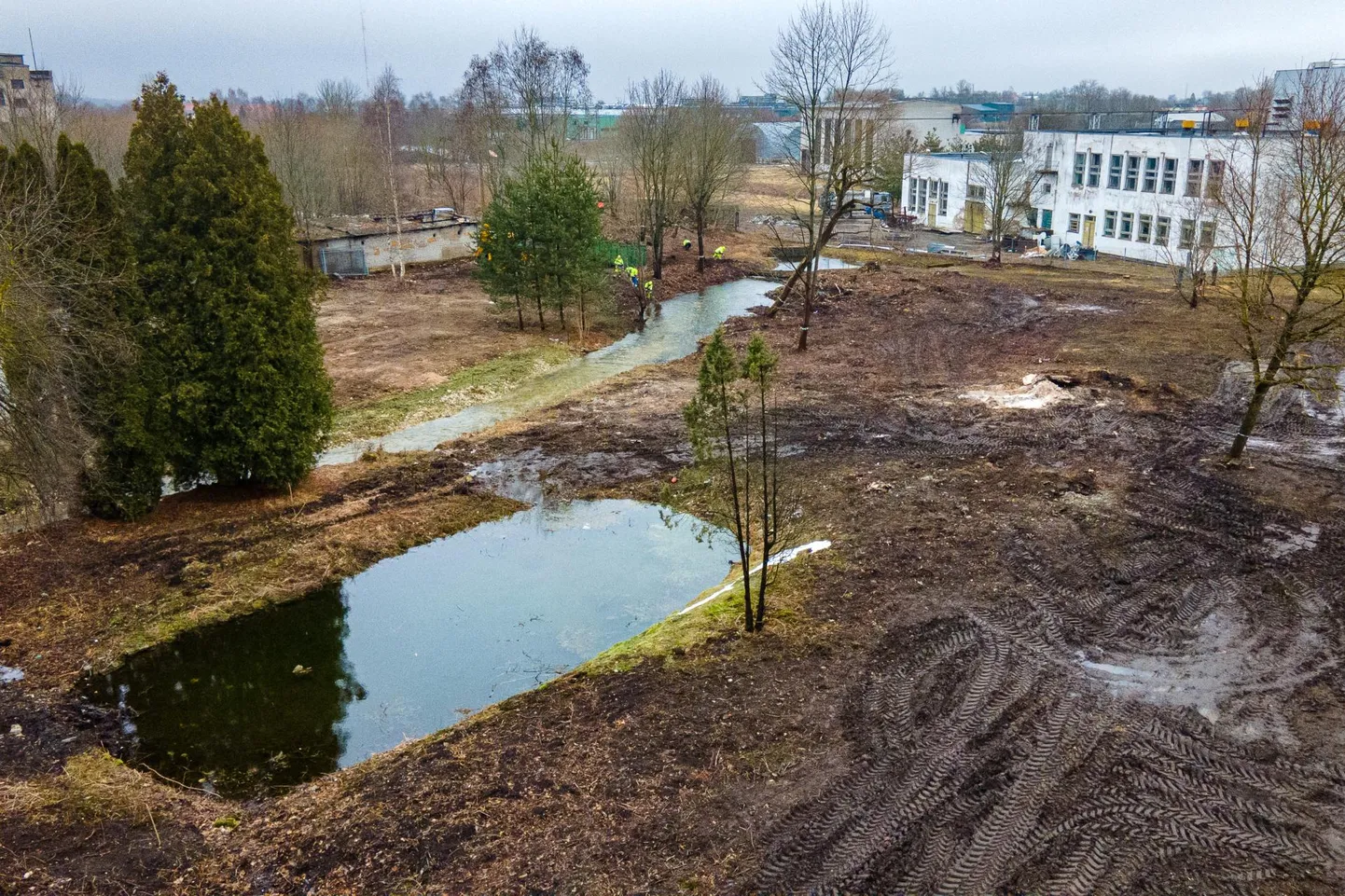 Võsa on juba maha võetud ja Maidla oja kaldad hakkavad saama uut ilmet.