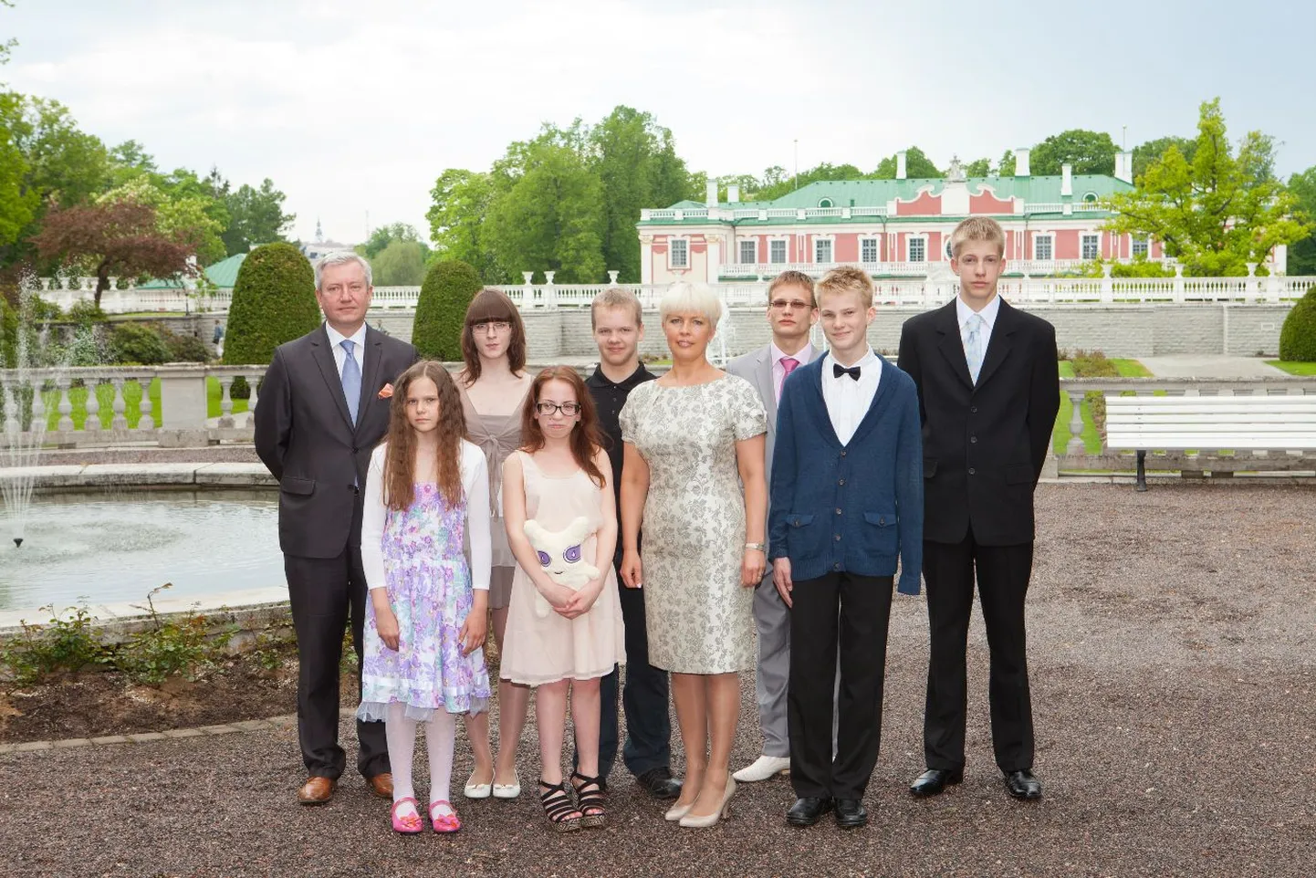 Noore sportlase preemiat toetava Nordea Panga Eesti juht Vahur Kraft (vasakult), noore sportlase preemia laureaadid Viktoria Lohk, Ksenia Belomestnova, Brenda Tilk, Matz Topkin, Evelin Ilves, noore sportlase preemia laureaadid Leon Bauer, Robin Liksor ja Erik Kangilaski.