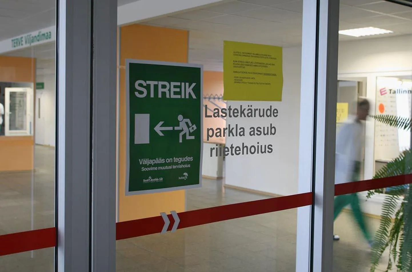 Tekkinud ummikseis ei meeldi kellelegi, aga kõigel vanamoodi edasi logiseda lasta pole võimalik, nendivad tervishoiutöötajad.