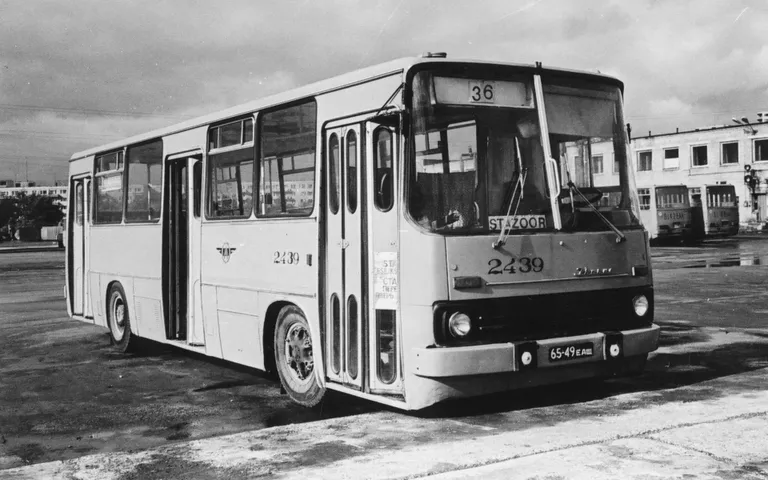 Kapremonti vajav ungarlaste Ikarus-buss Tallinnas, 1980ndad