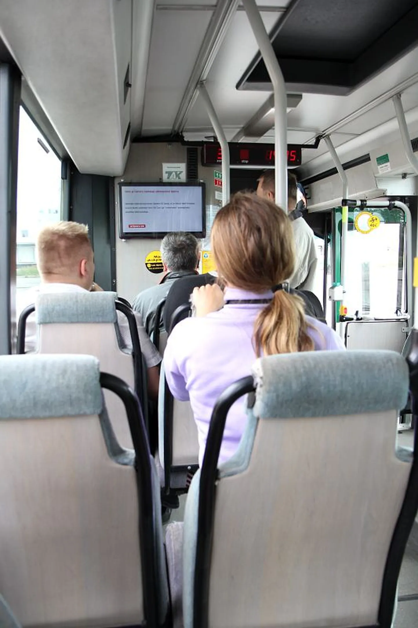 Информационные экраны в таллиннском транспорте