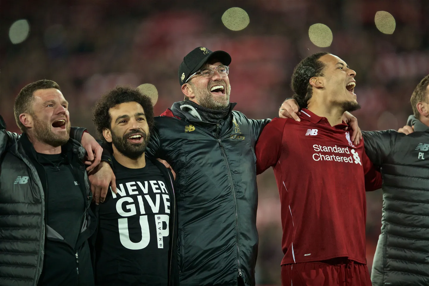 Nominentide hulka kuuluvad Mo Salah ja Virgil van Dijk You'll Never Walk Alone'i laulmas.