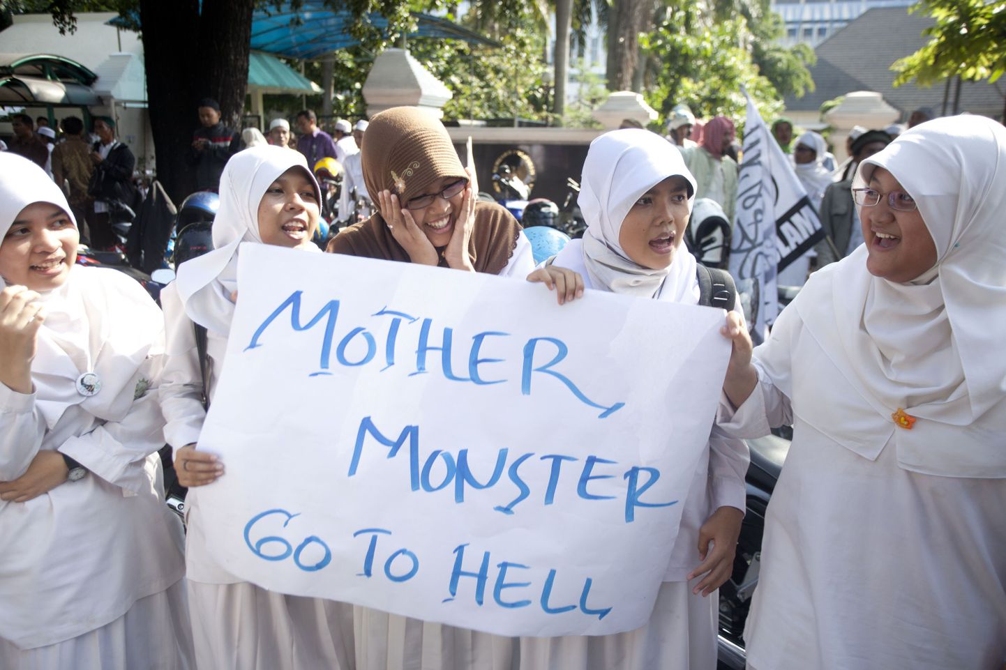 Lady Gaga vastane protest Jakartas